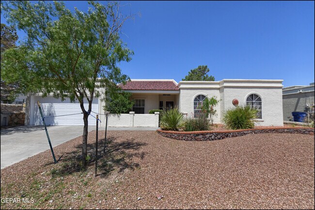 Primary Photo - 829 Dulce Tierra Dr