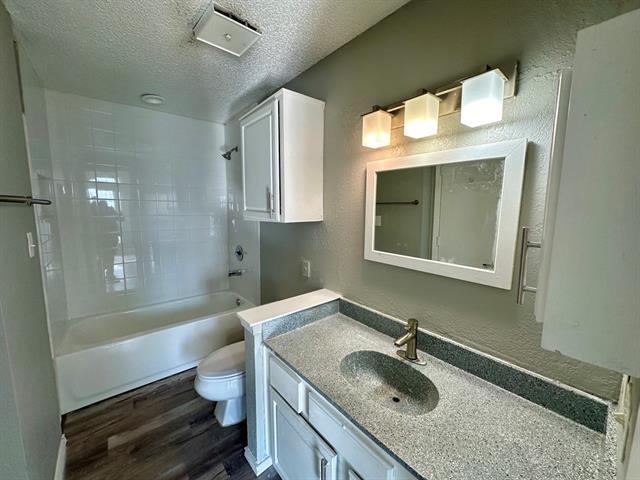 Building Photo - 9823 Summerwood Cir