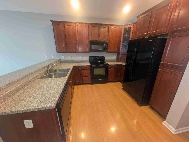 Building Photo - 15554 Smithfield Dr
