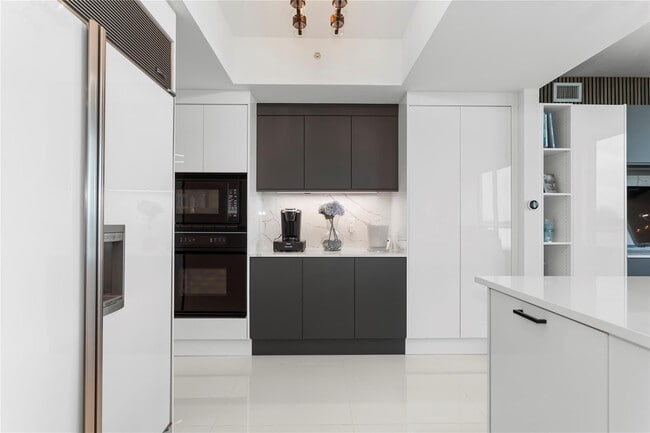 Building Photo - 3535 S Ocean Dr