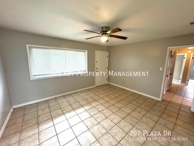 Building Photo - 207 Plaza Dr