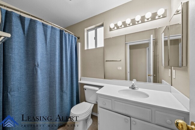 Building Photo - 23721 Skycrest Cir Dr