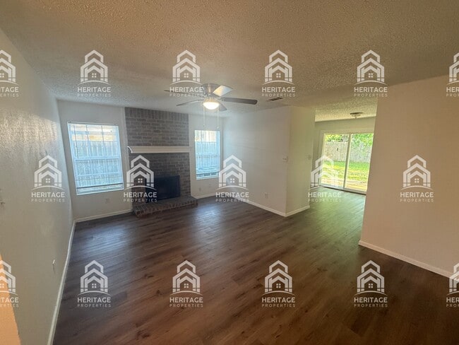 Building Photo - 2457 Chadwick Dr