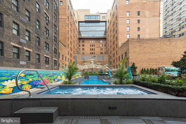 Building Photo - 219-29 S 18th St (Parc Rittenhouse)