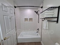 Building Photo - 75 S Astor Ln