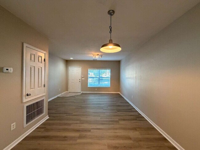 Building Photo - NEWLY UPGRADED 2BD/2.5 BATH TOWNHOME IN THE EXCLUSIVE WYNCHASE COMMUNITY!!