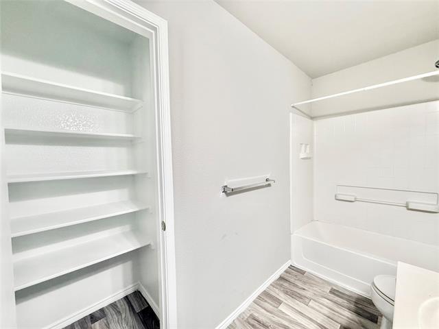 Building Photo - 5912 Ridge Lake Dr