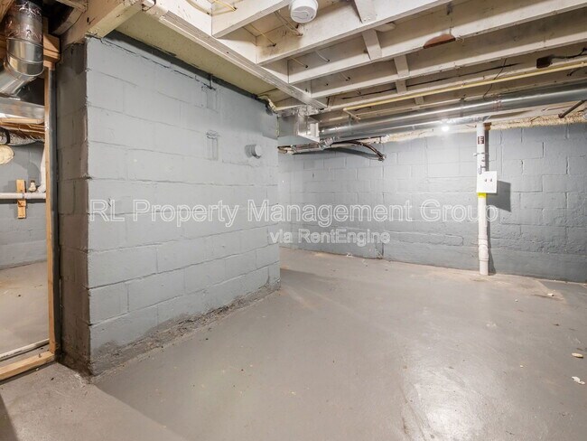 Building Photo - 650 Stewart Ave