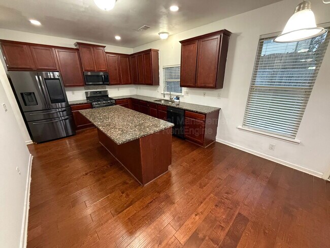 Building Photo - 5059 Saphire Ct