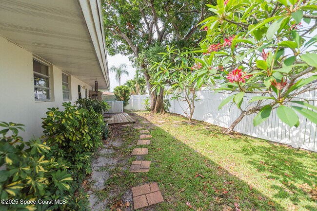 Building Photo - 508 Poinsettia Rd