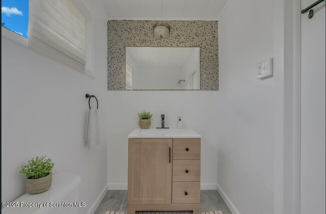 Building Photo - 53 Sobieski St