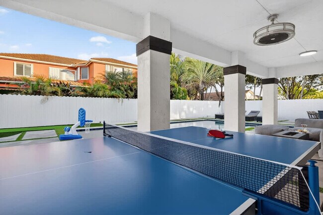 Building Photo - 5161 SW 159th Ct