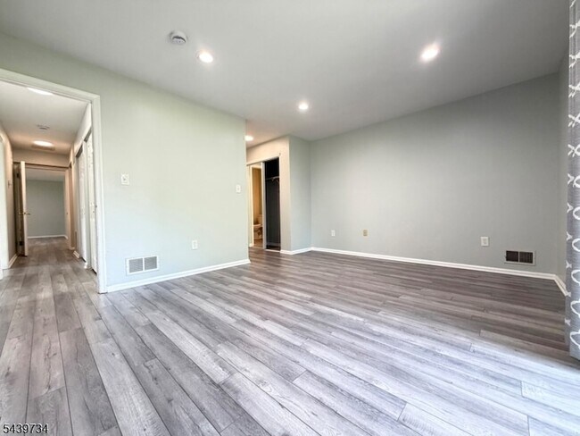 Building Photo - 511 Dunn Cir