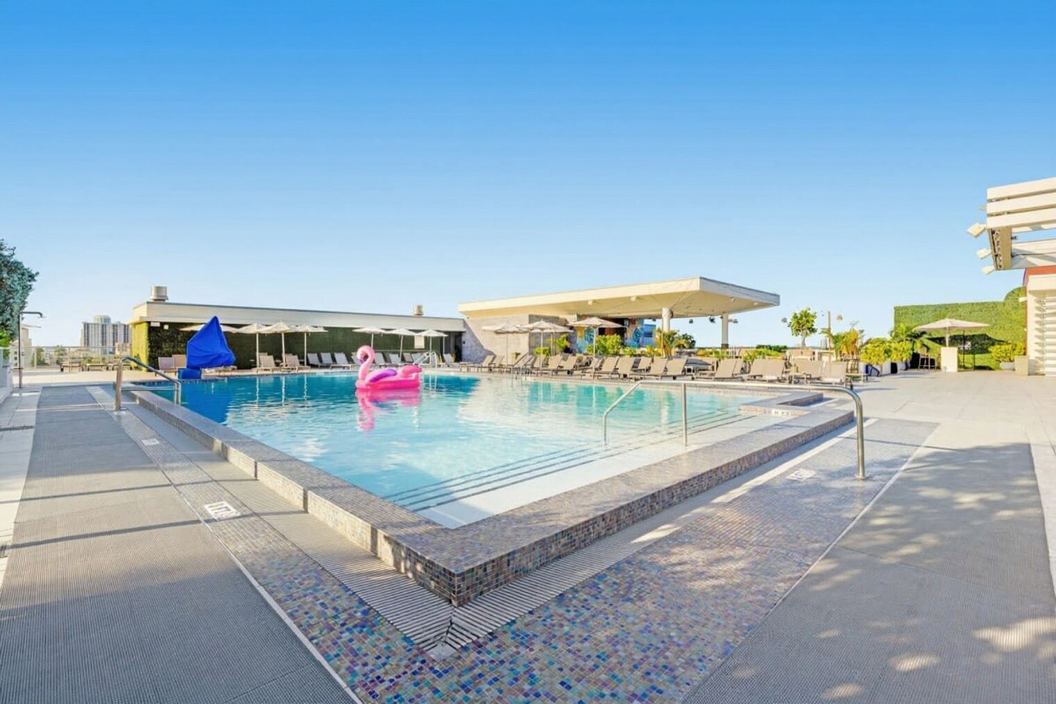 Building Photo - 777 N Ocean Dr