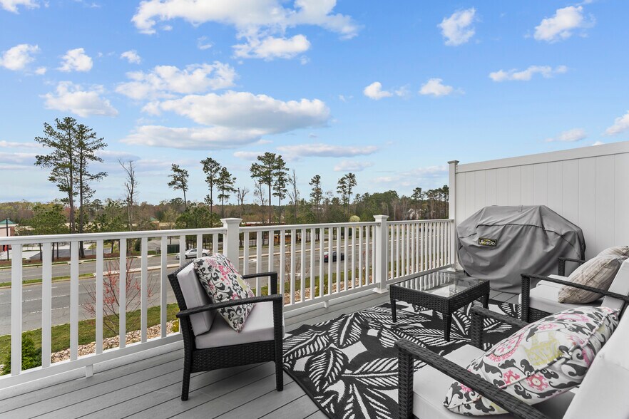 2nd Floor Deck - 10410 Perennial Dr