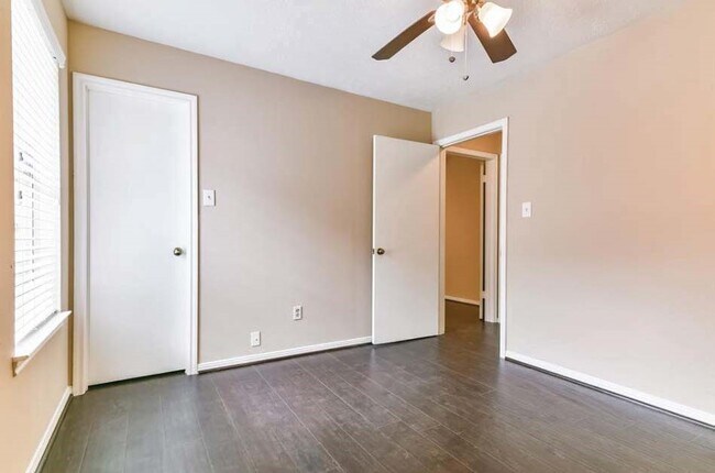 Building Photo - 4738 Cavern Dr