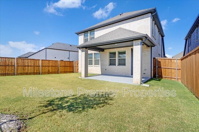 Building Photo - 820 Sunflower Trl