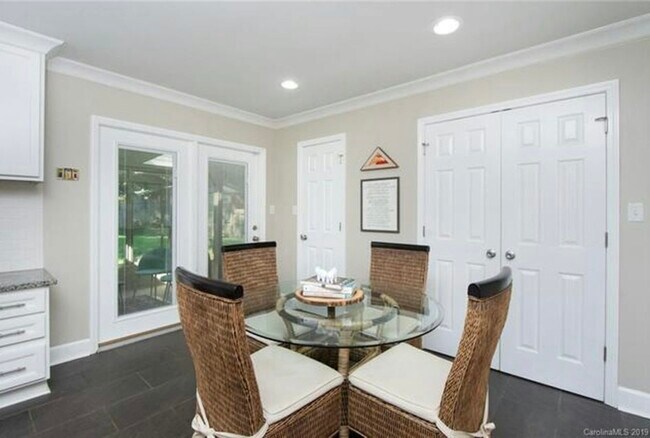 Building Photo - 1322 Tarrington Ave