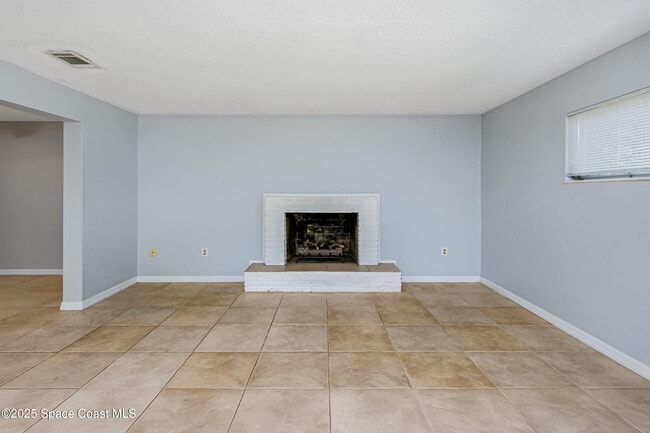 Building Photo - 460 Carissa Dr