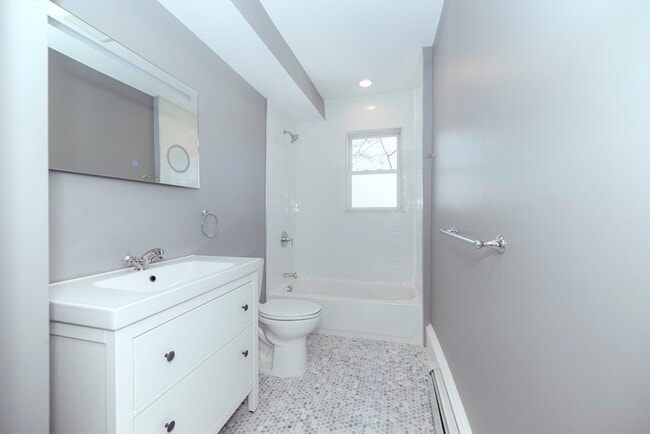 Building Photo - 10 Duffley Ct