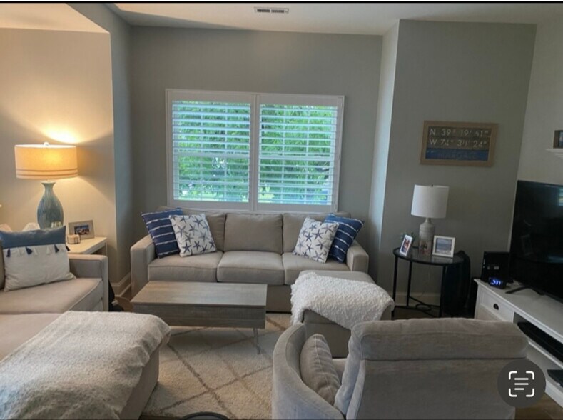 Building Photo - 111 N Adams Ave