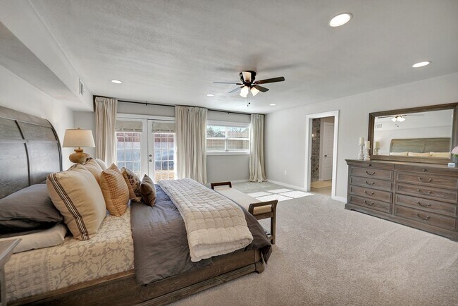 Building Photo - 715 Shell Ave