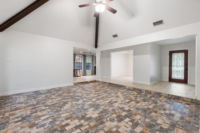 Building Photo - 109 White Sands Dr
