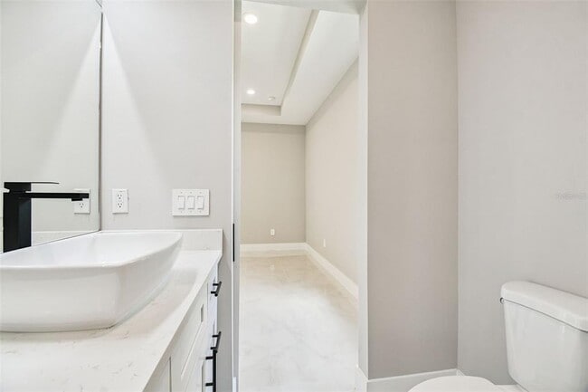 Building Photo - 145 N Orange Ave