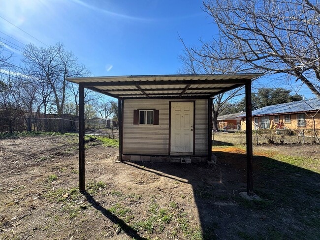 Building Photo - 1108 Duvall Dr