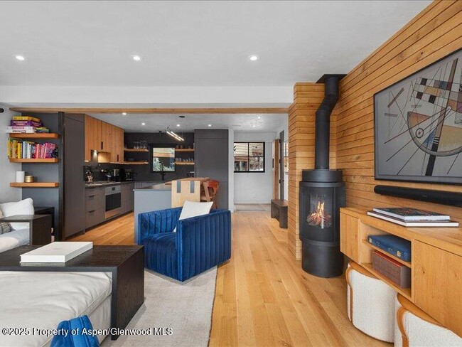 Building Photo - 100 N 8th St