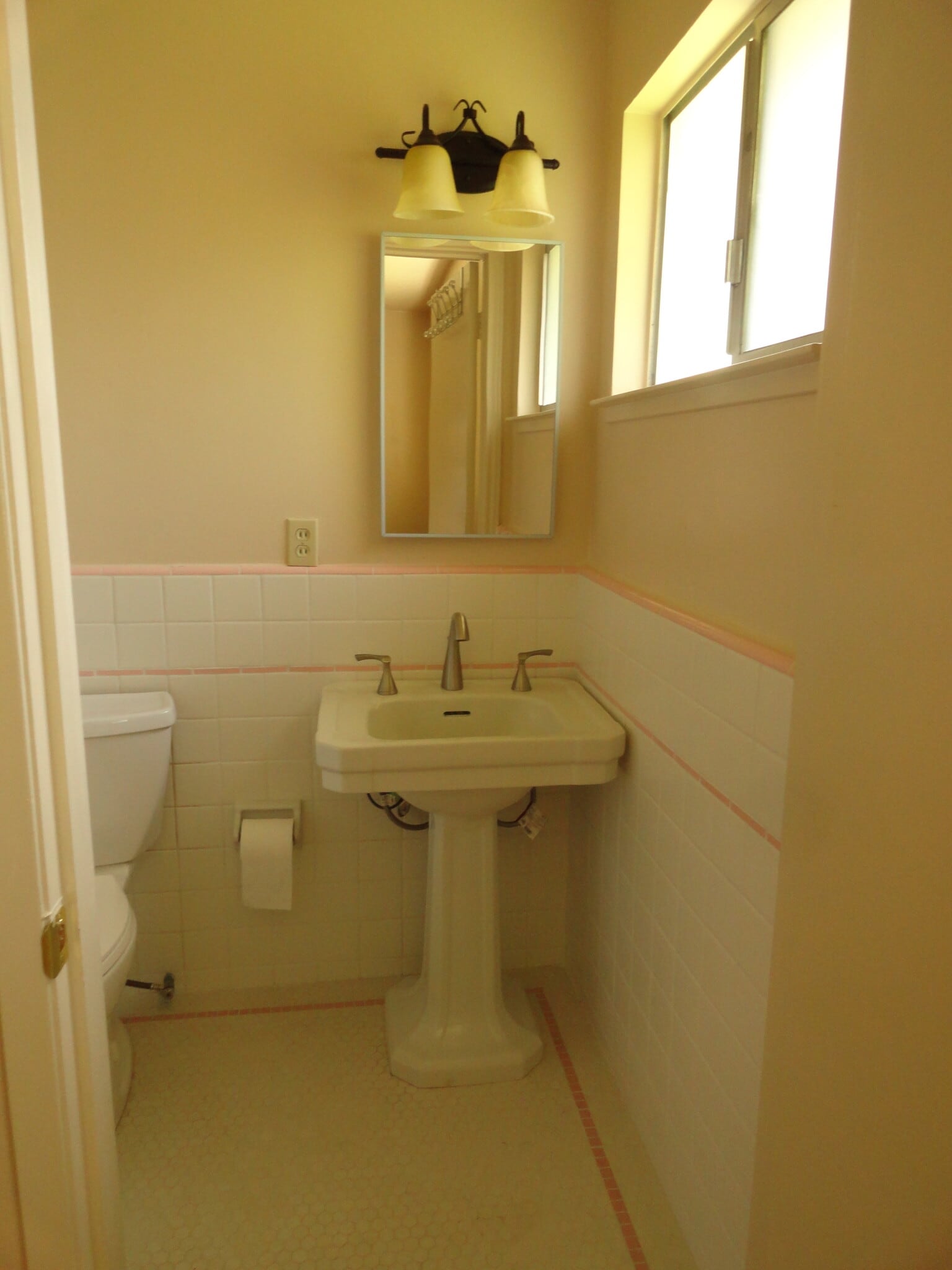 Building Photo - 4065 Moore Ln