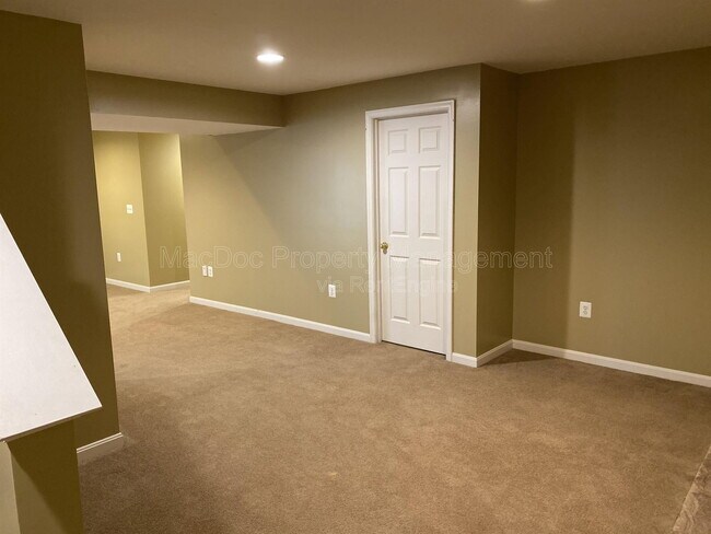 Building Photo - 121 Riggs Rd