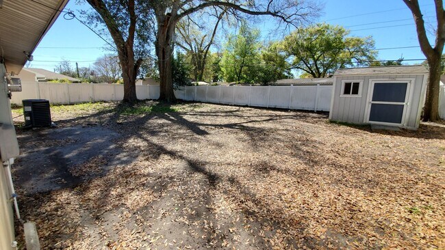 Building Photo - Updated 3 Bedroom 2 Bath Home