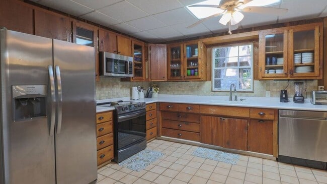 Building Photo - 4 bedroom Home 3 blocks from Gulf of America