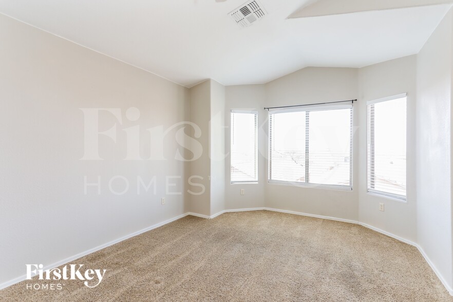 Building Photo - 8404 S Otis Dr