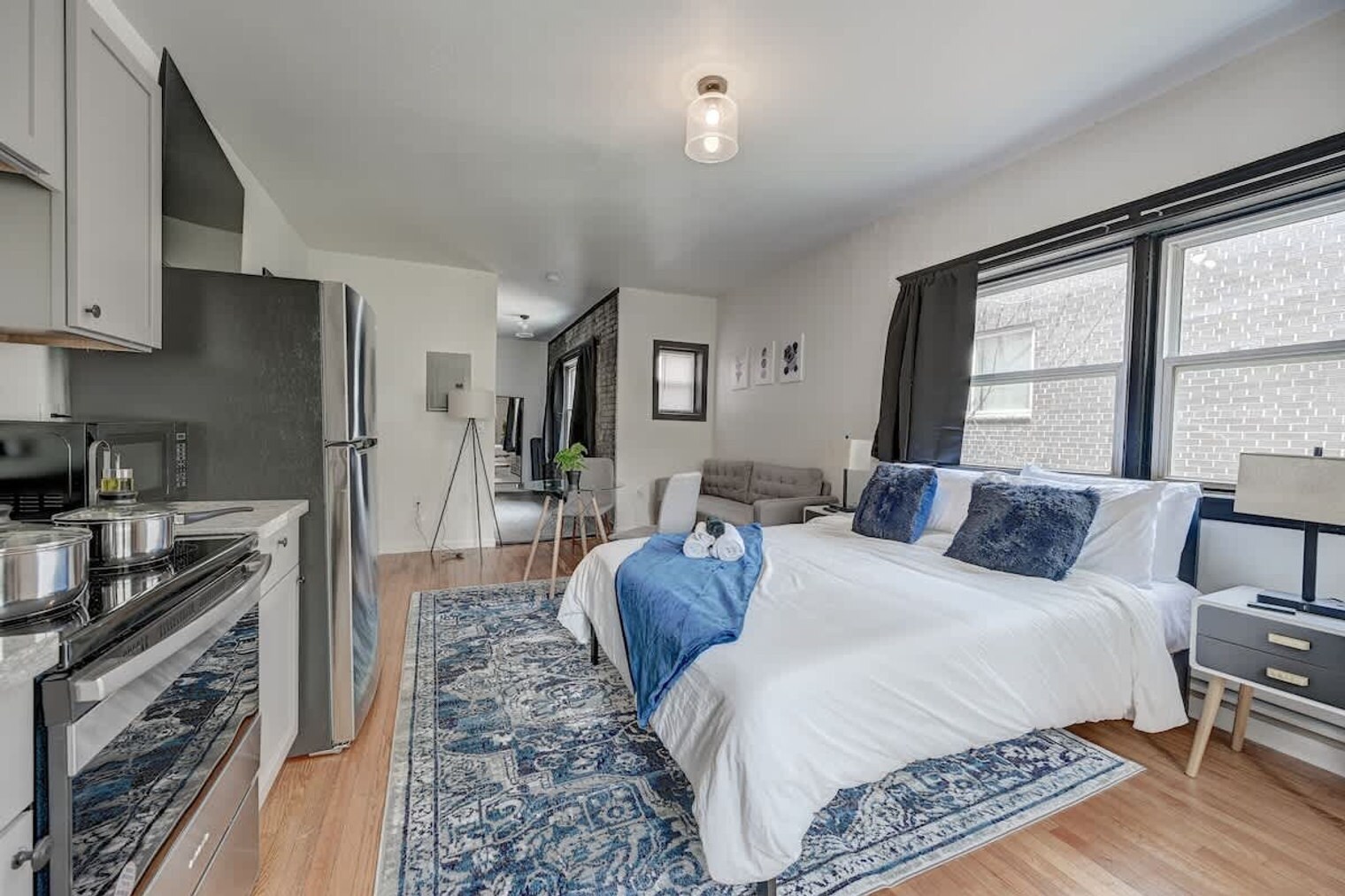 Building Photo - 1925 N Prospect Ave