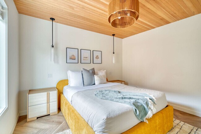 Building Photo - 5018 NE 26th Ave