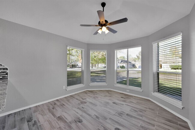 Building Photo - 2306 Piddler Dr