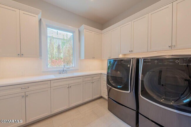 Building Photo - 2969 Calbourne Ln