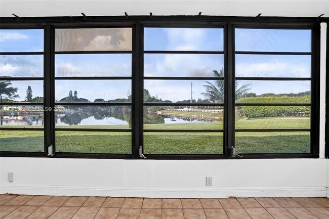 Building Photo - 9920 NW 68th Pl