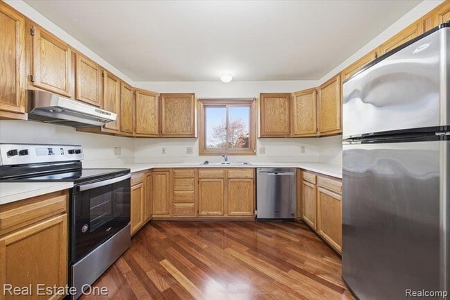 Building Photo - 2251 Crystal Dr