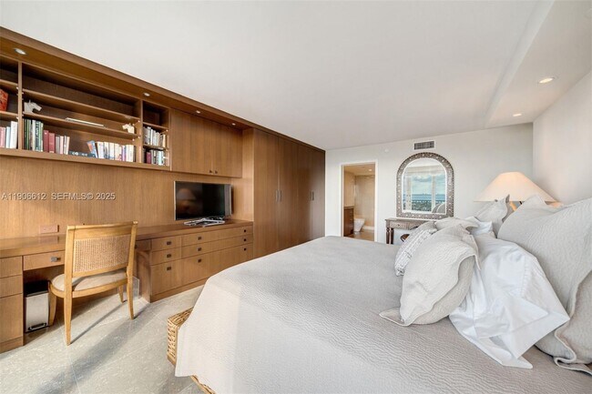 Building Photo - 881 Ocean Dr