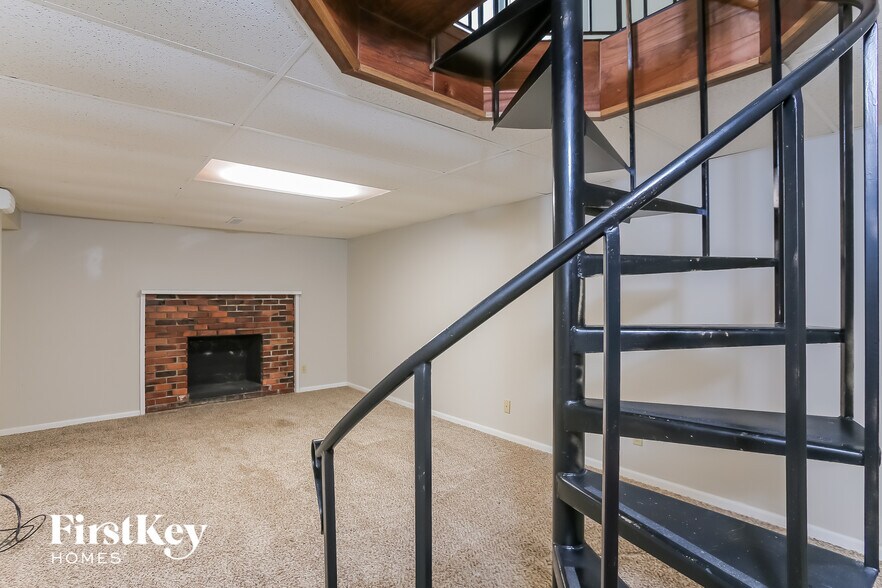 Building Photo - 9707 E 79th Terrace