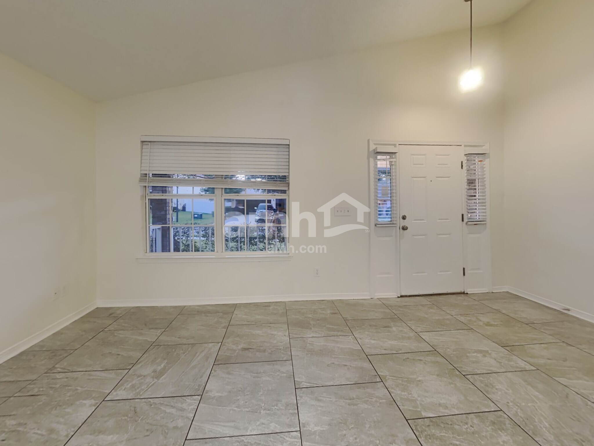Building Photo - 2326 Creekfront Dr