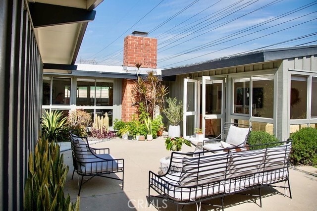 Building Photo - 3168 Stevely Ave