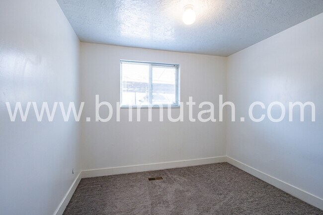 Building Photo - 4809 S 1740 E