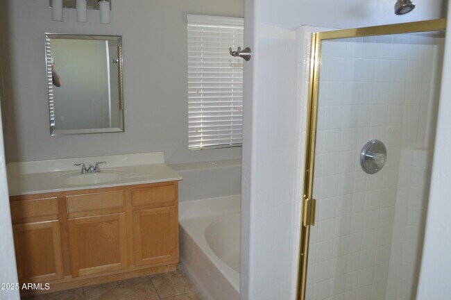 Building Photo - 3080 N 87th Way