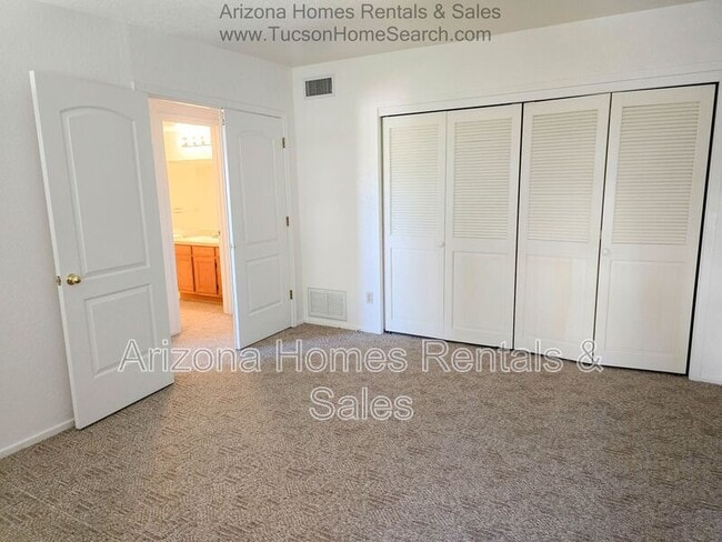 Building Photo - 4273 N River Grove Cir