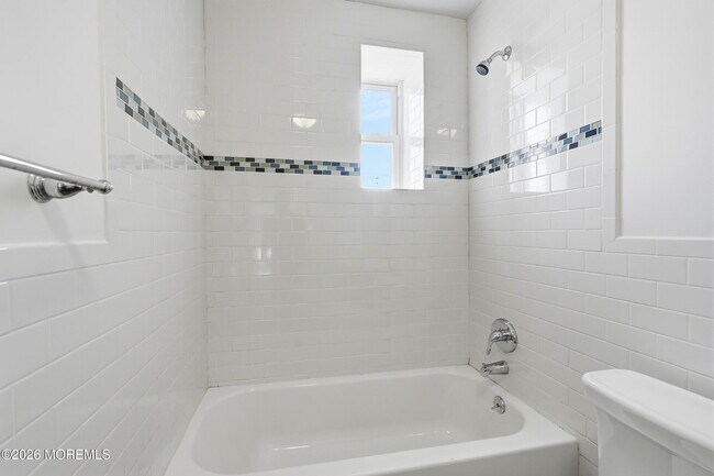 Building Photo - 448 Ocean Ave N