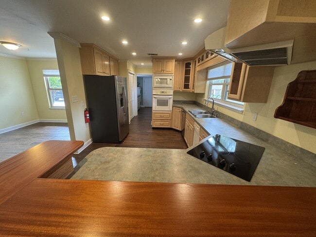 Building Photo - 234 Wava Ave